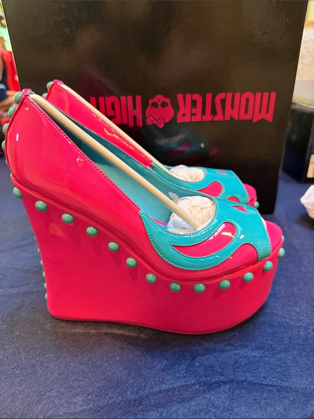 Monster High x YRU - Undead Skelita - Hot Pink and Teal - Patent Platform Wedge